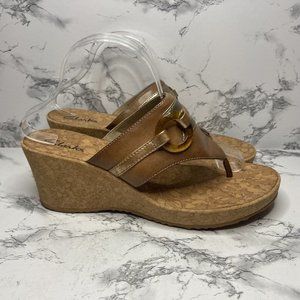 Clarks Yacht Marina Wedge Sandals Womens Size 10 Tan Cork Wedge Heel Thong Toe